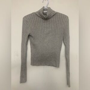 Twik by Simons turtleneck short Longsleeve size medium